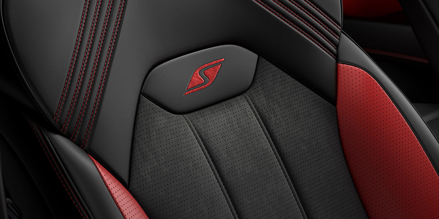Bentley Taipei Bentley Bentayga S seat with detailed red Hotspur stitching and black Beluga coloured hide. 